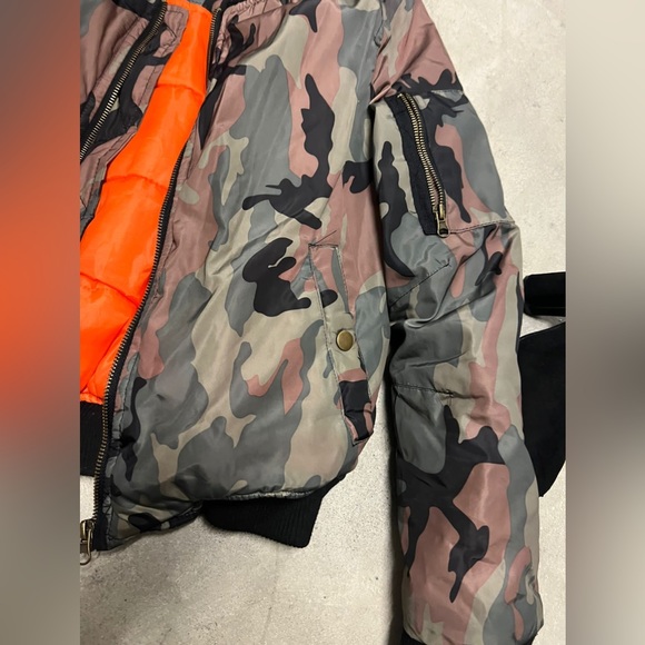 Revamped Camo Puffer Jacket - Picture 3 of 4